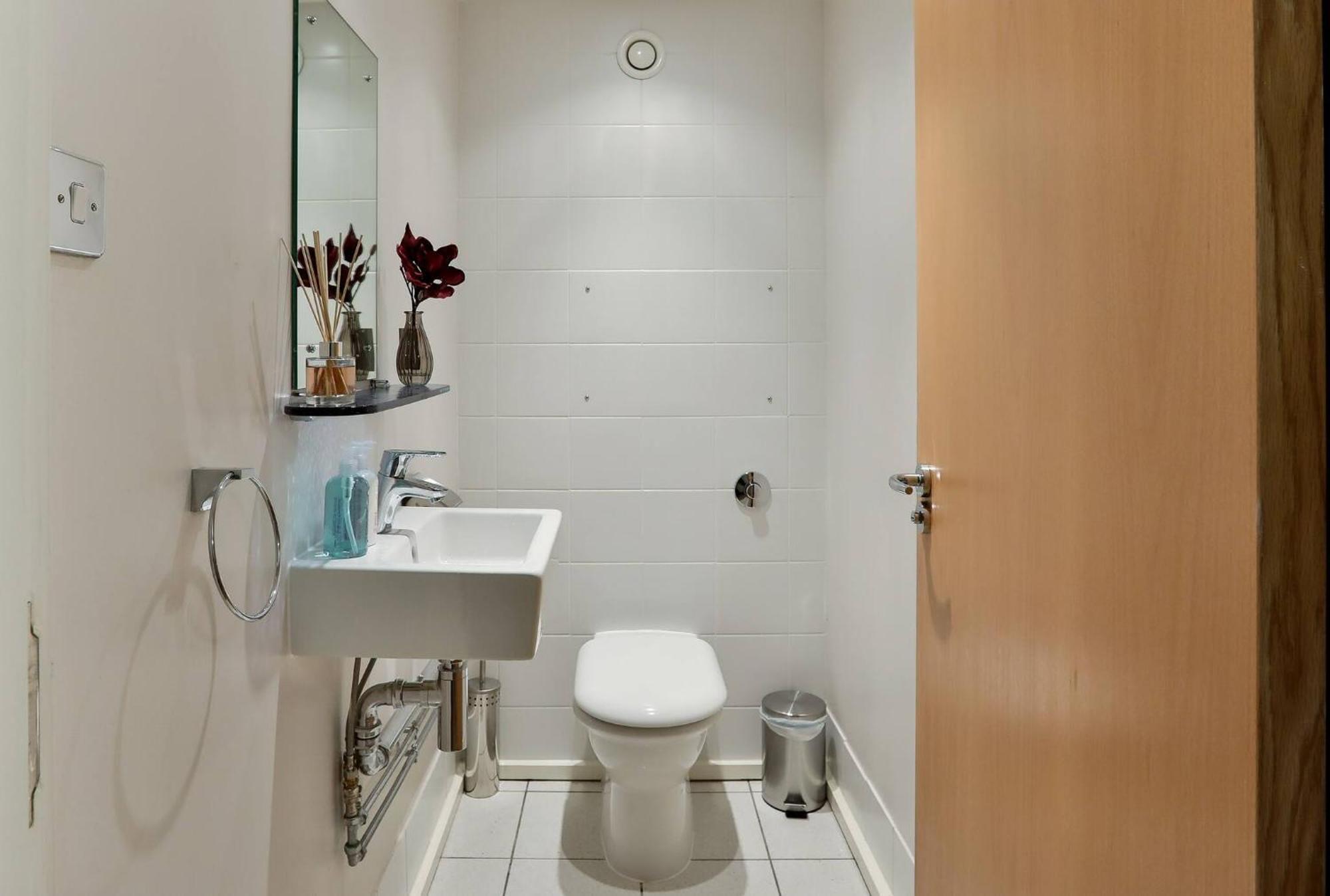 Wild Roses Serviced Apartments - Excel Warehouse 1 Лондон Экстерьер фото