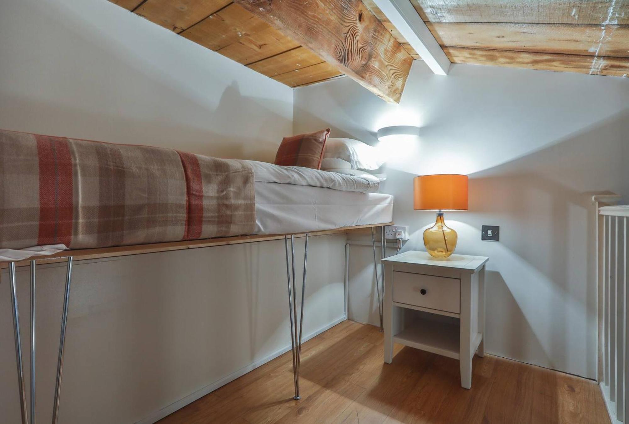 Wild Roses Serviced Apartments - Excel Warehouse 1 Лондон Экстерьер фото