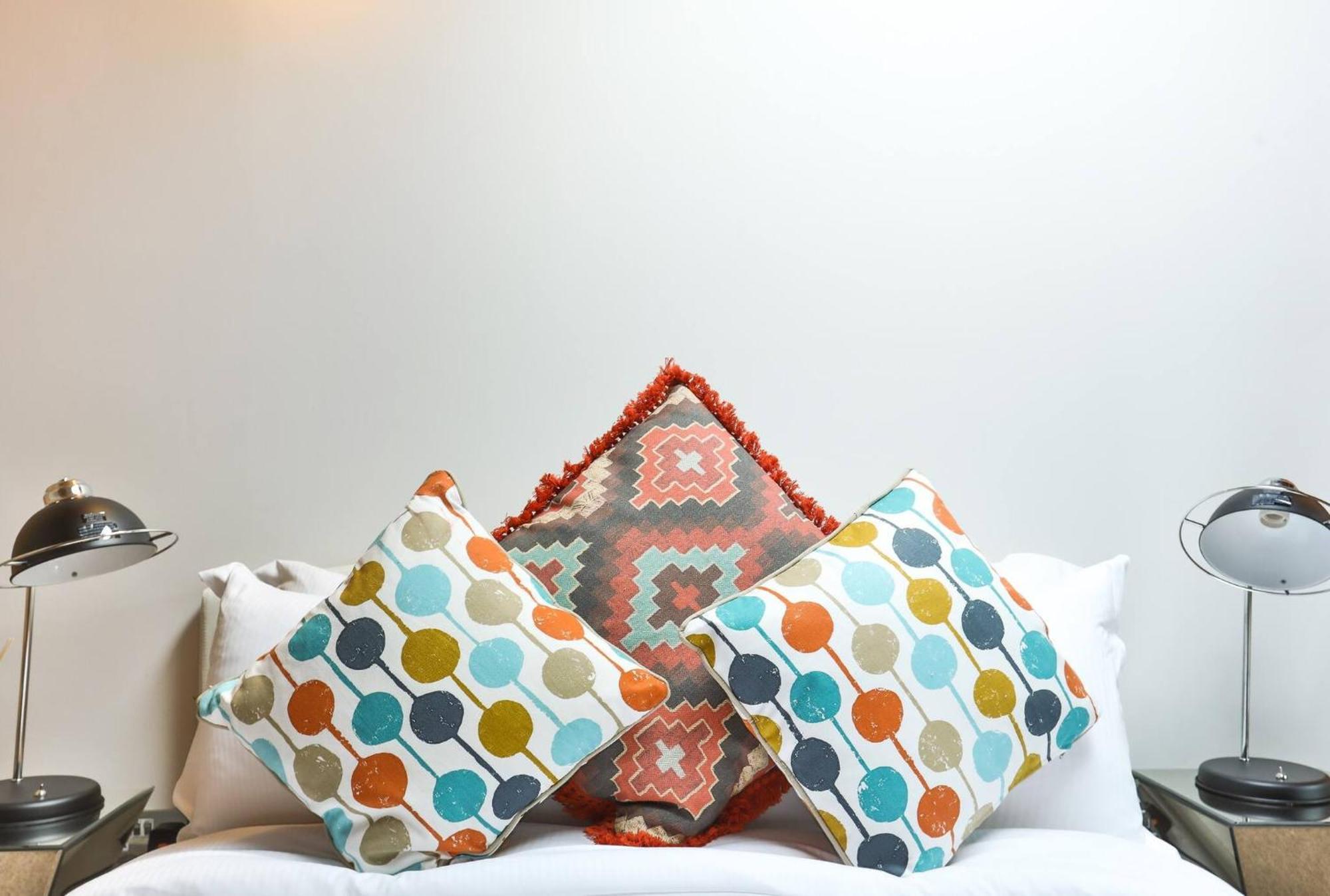 Wild Roses Serviced Apartments - Excel Warehouse 1 Лондон Экстерьер фото