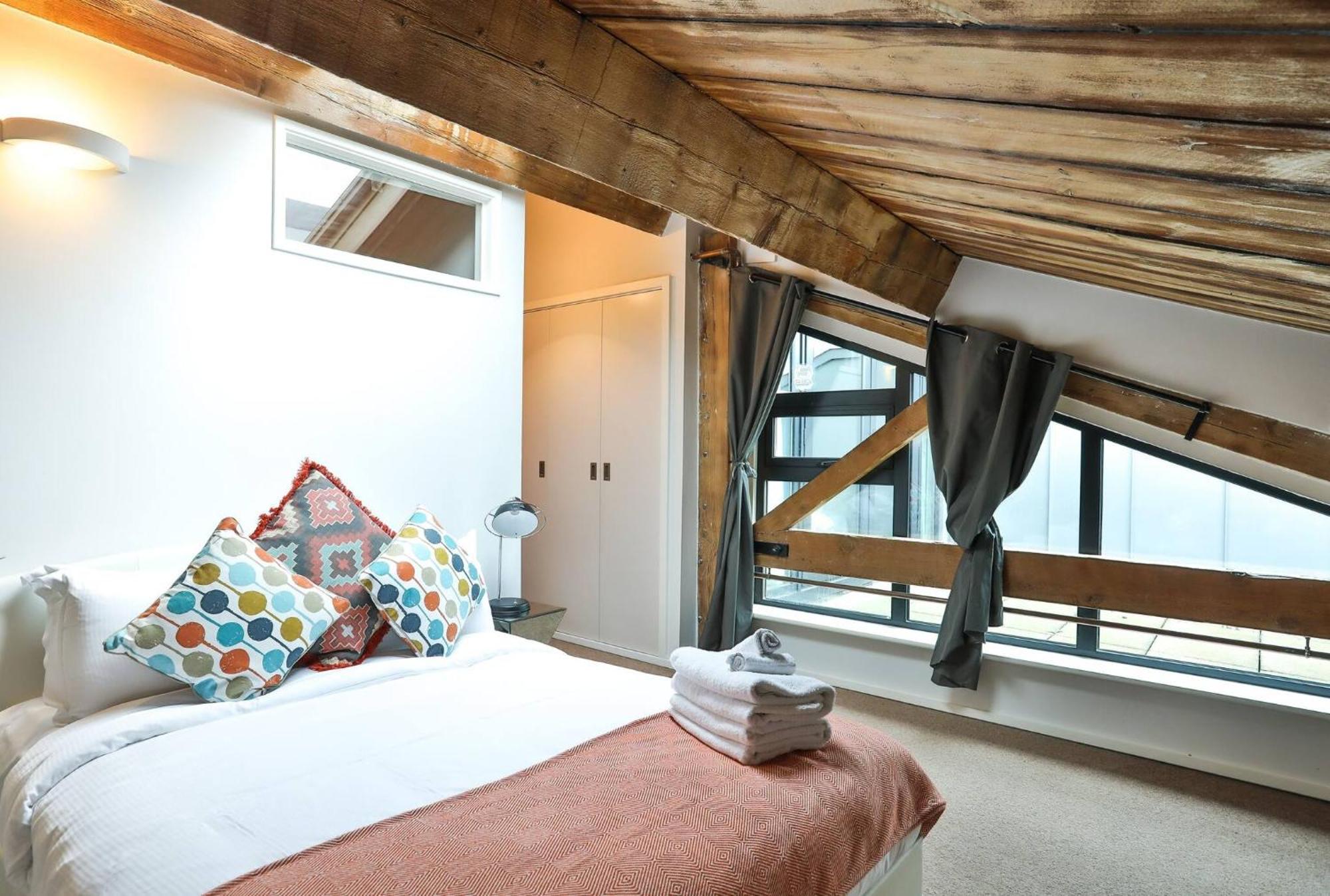 Wild Roses Serviced Apartments - Excel Warehouse 1 Лондон Экстерьер фото